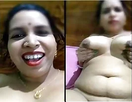 Married Indian woman exposes her large breasts and vagina in this leak of her sexually explicit video.