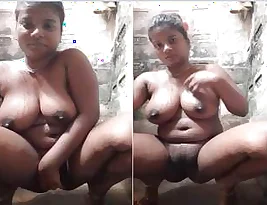 Aunty fuck: Village beauty records horny bath time videos for her lover