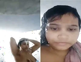 Big-boobed village bhabhi involved in stealing and sex video scandal
