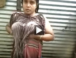 latest selfie of a college girl from India in the bathroom.
