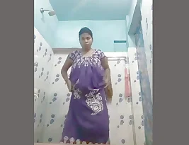 Extreme Pakistani lover’s tender moment with Urdu audio