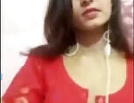 Valentine s Day: A beautiful Indian cam model shows her girlfriend s boyfriend
