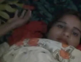 Beautiful Pakistani wife giving blow job and ride like expert.