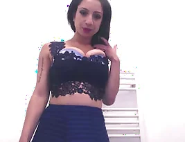 Shanti Dynamite s dirty striptease and hot conversation on Conversa Suja