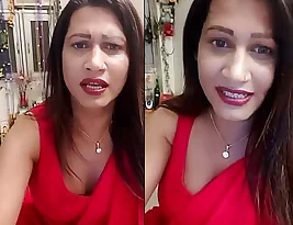 Steamy video of Indian bhabhi in a sexy saree.