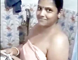 Marital affair with a hot Indian bhabhi in the bathtub