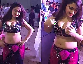 Hot show of the sexy girlfriend.
