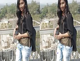 Pretty Indian woman gives blow job in this exclusive porn video.