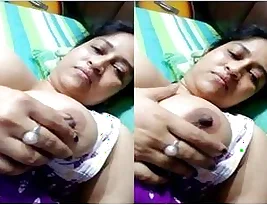 Hot Indian actress Budi makes a homemade video for her lover.