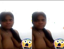 Desi girls show off their big bodies during video call
