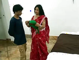 Hot sex between an Indian bra seller and a beautiful mature woman (bhabhi)