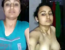 Sexy desi teen exposes her boobs and finger her pussy in this video.