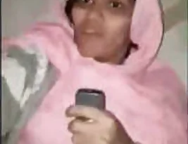 Young Indian devar seduces his mature bhabi on the farm