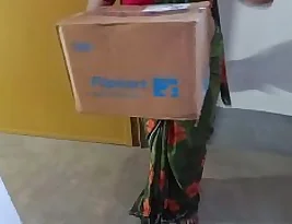 Hot video of bhabi seduction in a xxx Indian couple’s movie.