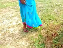 Desi boyfriend and girlfriend have sex outside in Hot Indian MMS video